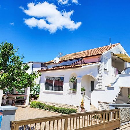 Apartment Mira-1 By Interhome Vir Exterior photo