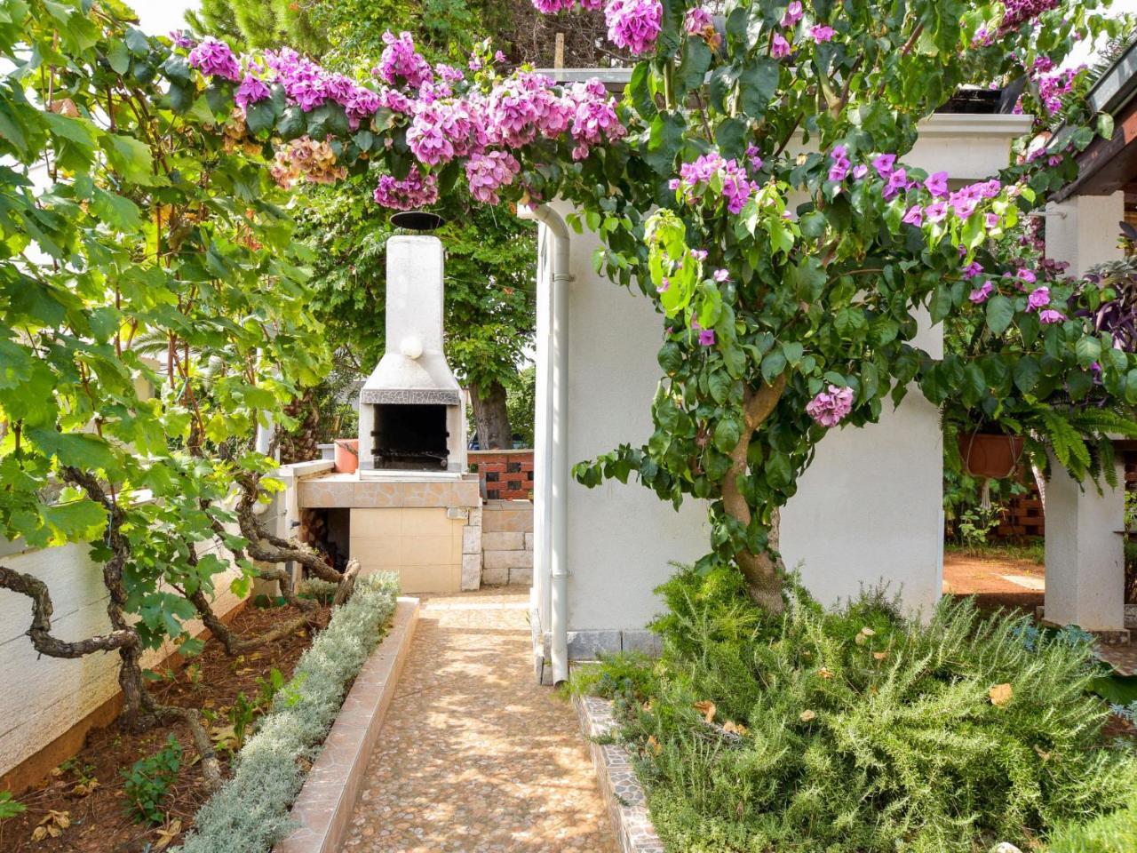 Apartment Mira-1 By Interhome Vir Exterior photo
